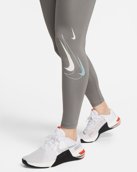 Nike Go Women's Firm-Support Mid-Rise Cropped Leggings with Pockets. Nike .com