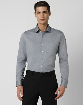 Men Slim Fit Shirt with Patch Pocket