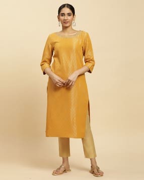 w Women Yoke Embroidered Straight Kurta-picture-36