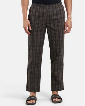 jockey Men Checked Relaxed Pyjamas-picture-27