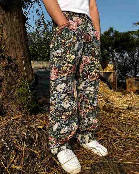 Men Floral Print Straight Fit Cargo Pants
