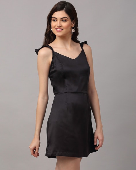 Long black satin dress for ceremony with chic guipure top and sleeves