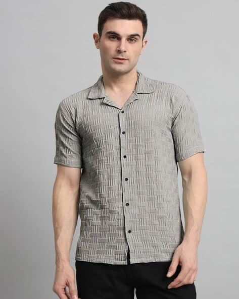 WUXI Men Loose Fit Shirt with Short Sleeves