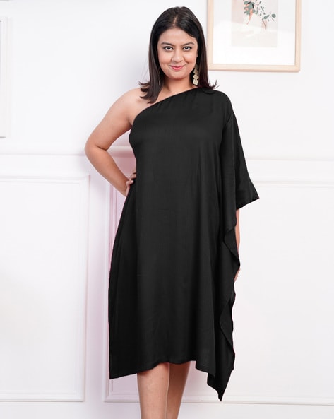 Esha Gupta looks swoon-worthy in one-shoulder Kaftan dress : Bollywood News  - Bollywood Hungama