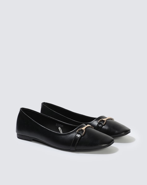 Buy Black Flat Sandals for Women by Outryt Online