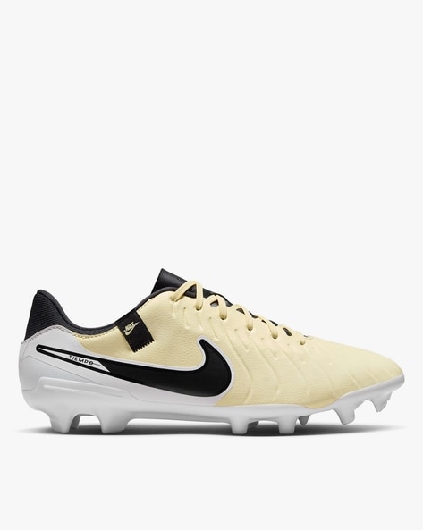 Nike football cheap shoes yellow