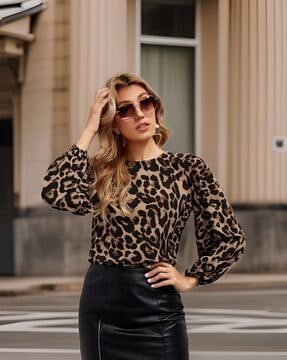 Women's tops sale online store