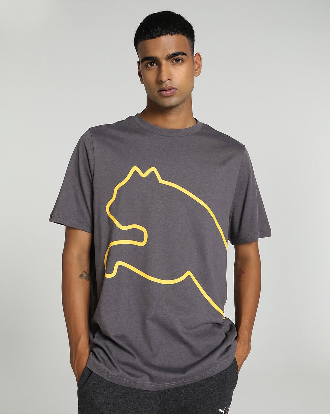 Tシャツ・カットソー TAGLIATORE Men T Shirts PWE25 02 LUKA PIOMB GREY Buy Grey Tshirts for Men by Puma Online | Ajio.com