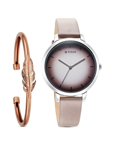 TITAN Women Water-Resistant Analogue Watch-2716SL01F