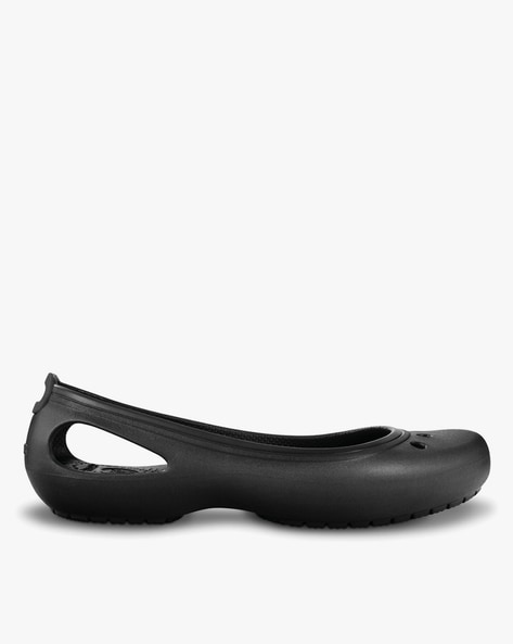 Crocs black belly shoes sales