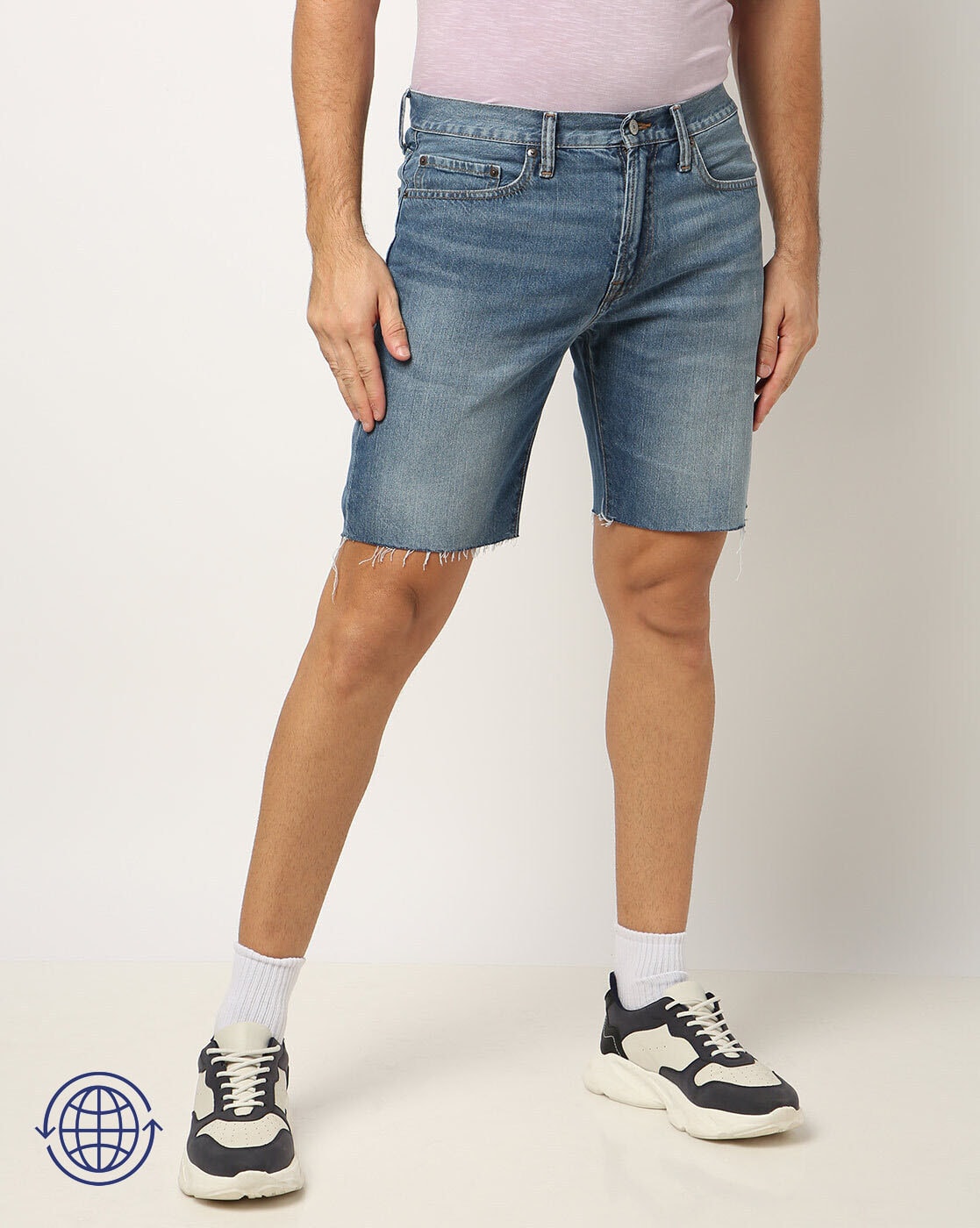 Levi's 501 mid thigh shorts in midwash blue