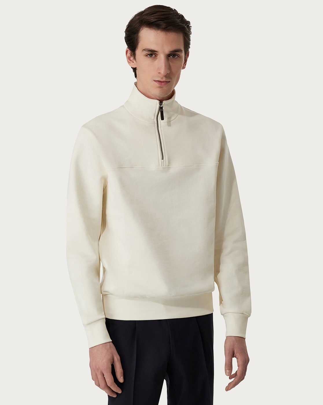 -1117Wx1400H-410459493-3-MODEL.jpg