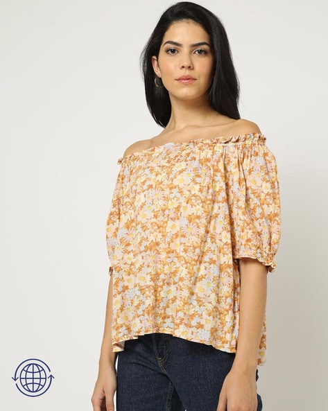 Gap off the clearance shoulder top