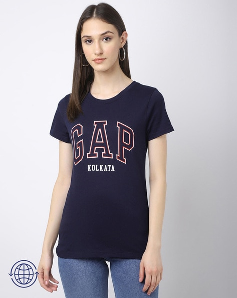 Gap round neck t on sale shirt