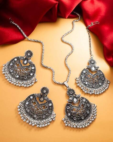 Bevogue Women Silver-Plated Oxidised NEcklace with Earrings & Maangtika Set
