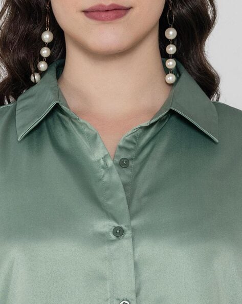 How to Wear a Necklace With a Collared Shirt | 11 Tips