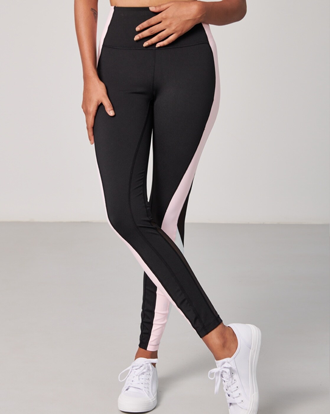 Buy Black Leggings for Women by Strongr Athleisure Online