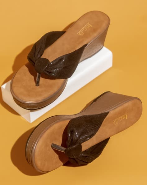 Women Printed Thong-Strap Wedges