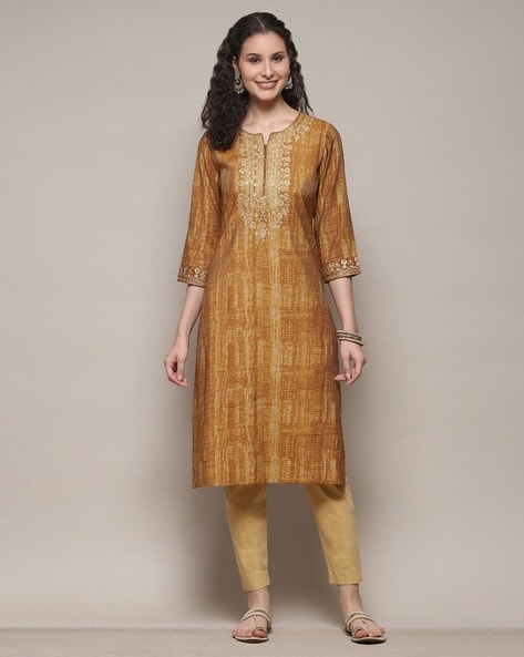 Women Embroidered Straight Kurta