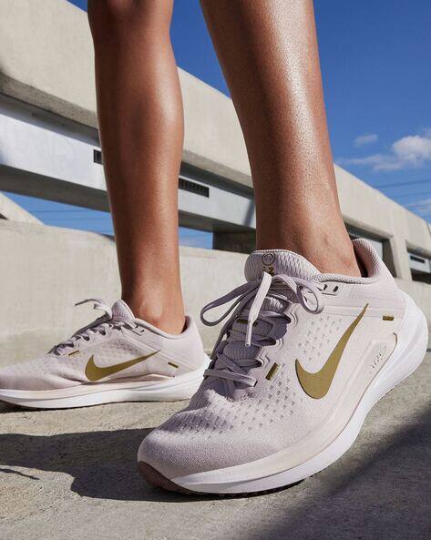 nike zoom winflo women's running shoes
