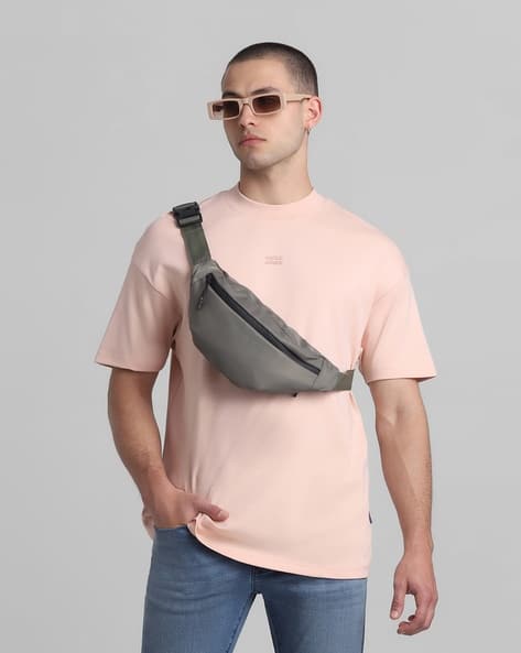 Men Boxy Fit Crew-Neck T-Shirt with Brand Print