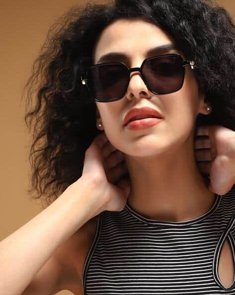 G15020 Square Sunglasses with Plastic Lens