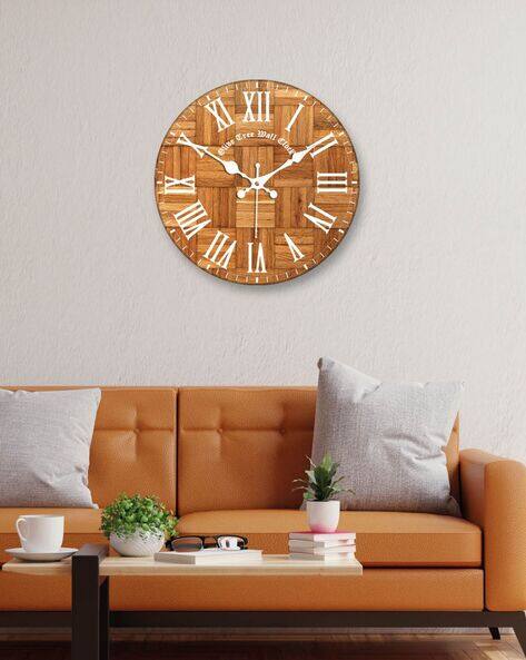 Olive Tree Checked Round-Shaped Wooden Analogue Wall Clock