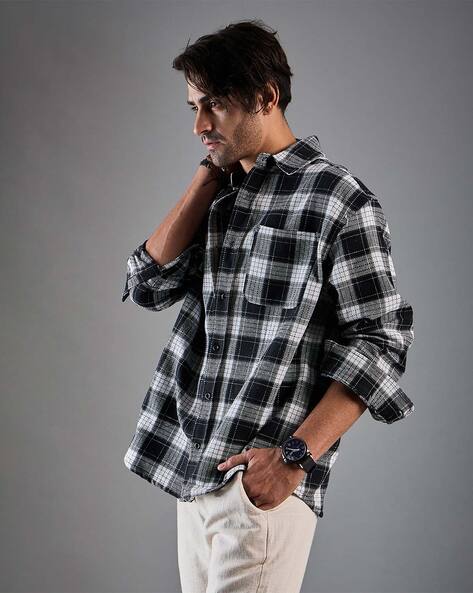 Men Checked Oversized Fit Shirt with Patch Pocket