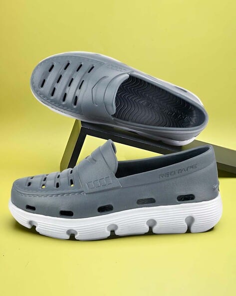 Upto 85% Off On Top Branded Shoes 