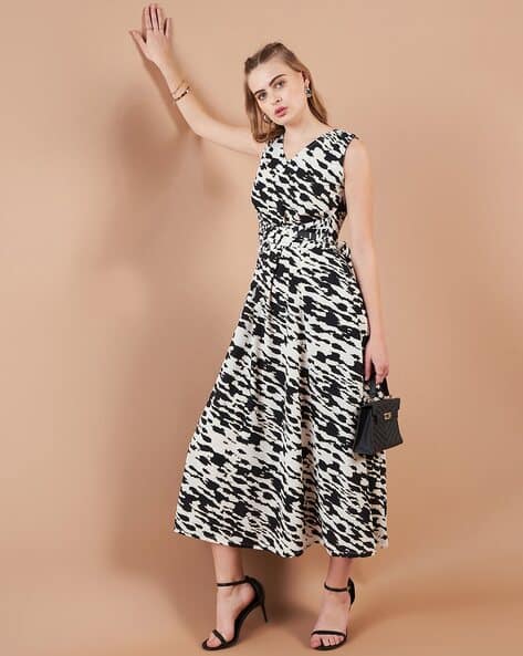 Women V-Neck Abstract Print Fit Flare Maxi Dress