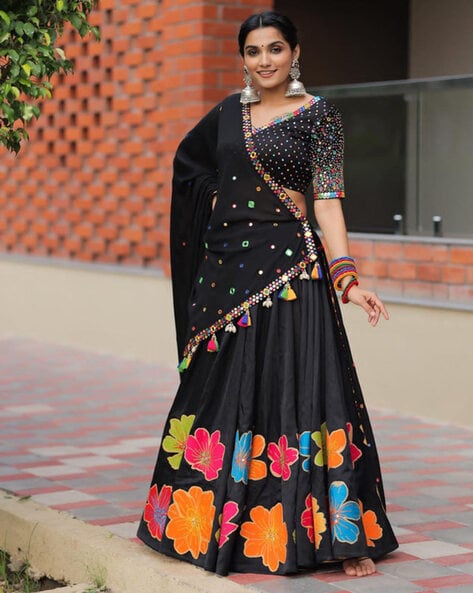 Women Flared Lehenga Choli Set with Dupatta