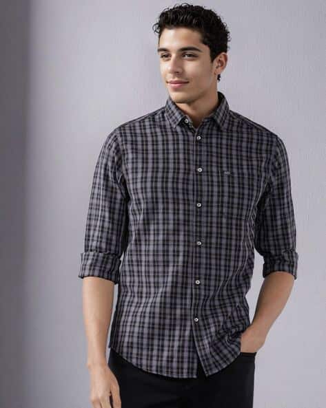 Men Checked Slim Fit Shirt with Patch Pocket