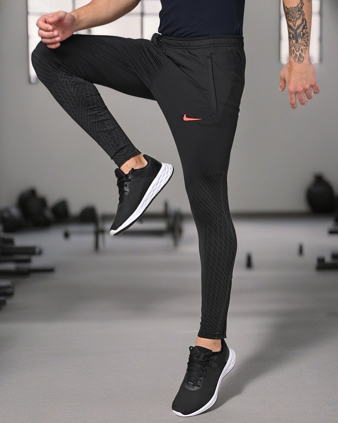 Buy Nike Men Grey Solid AS M DRY ACDMY DRI FIT Soccer Track Pants - Track  Pants for Men 10139427 | Myntra