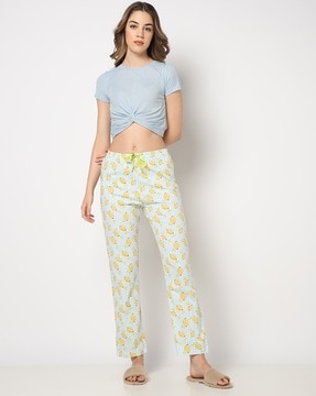 https://assets.ajio.com/medias/sys_master/root/20240312/h5JI/65f081bc16fd2c6e6a534d5a/yousta_white_women_printed_relaxed_fit_pyjama.jpg