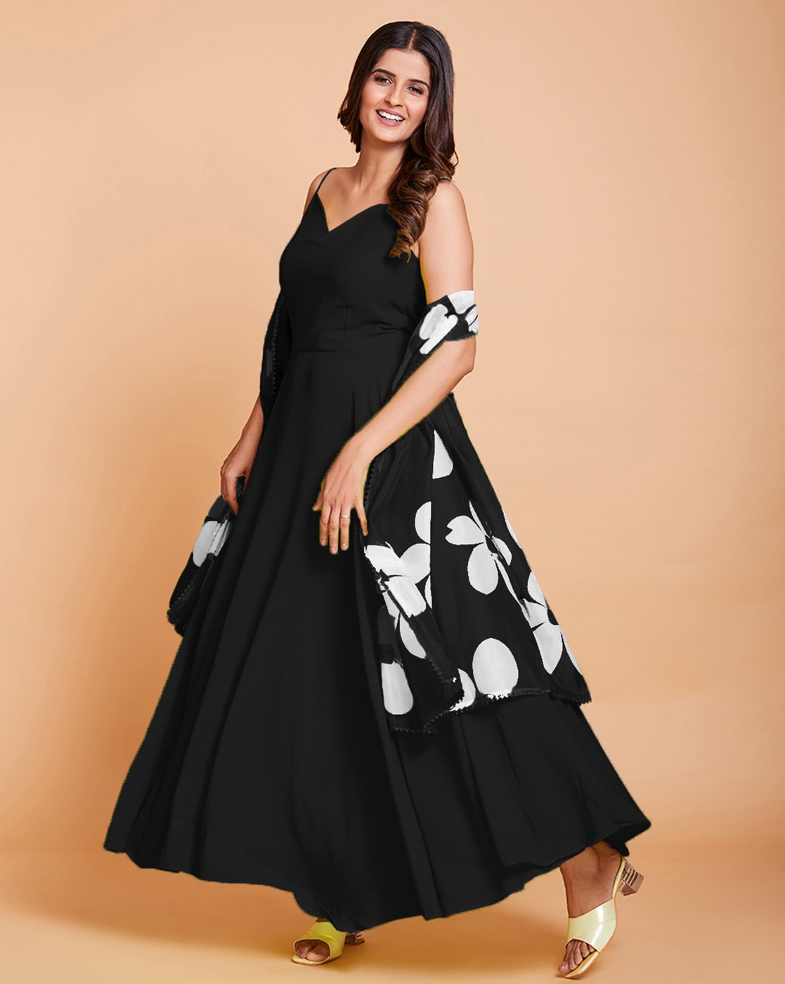 HugeDomains.com | Plus size evening gown, Evening dresses plus size, Plus  size fashion