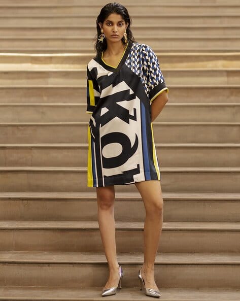 blue and black or yellow and white dress ELI5:Why does this dress appear white/gold to some people and black/blue to  others? : r/explainlikeimfive