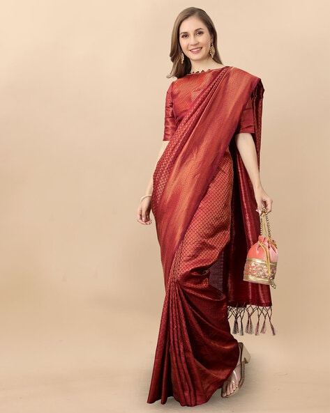 Pin by Shraboni Debnath on Sleeve | Stylish sarees, Simple blouse designs,  Saree look