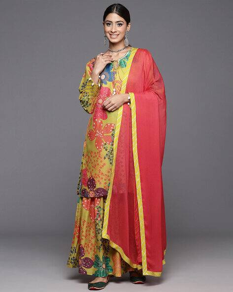 SVARAA Women Floral Print Straight Kurta with Sharara & Dupatta