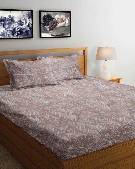 Arrabi Geometric Print Super King-Size Bedsheet with Pillow Covers