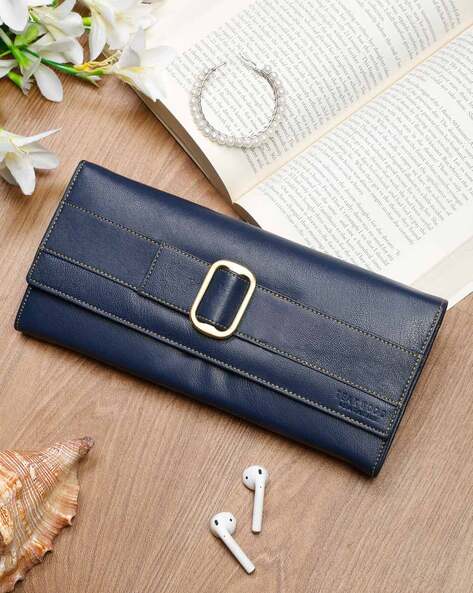 TEAKWOOD LEATHERS Bi-Fold Wallet with Zip Closure