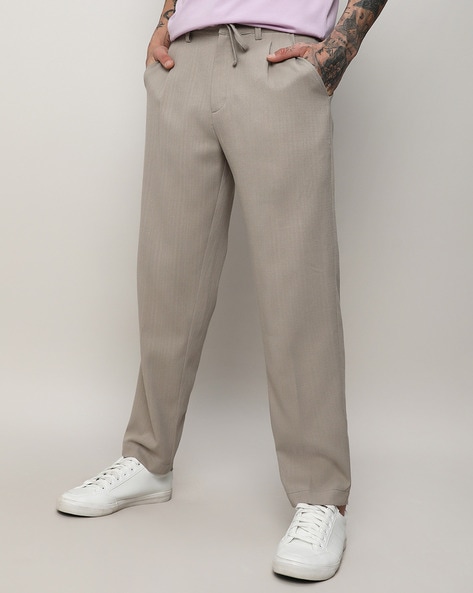 Men Relaxed Fit Pleated Trousers