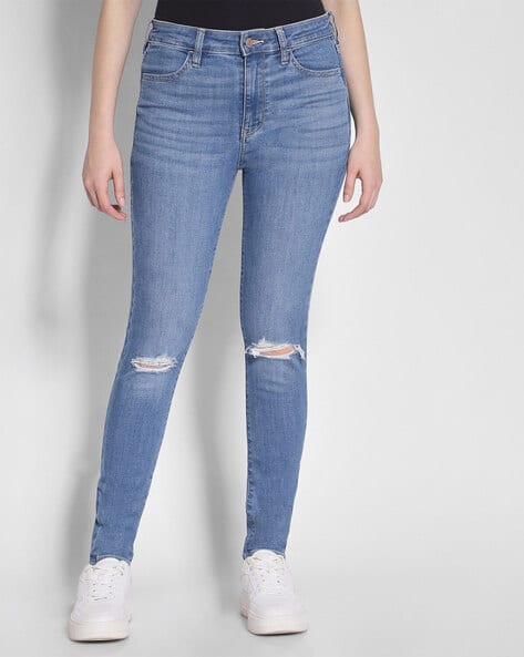 Women Lightly Washed Distressed Skinny Fit Jeans