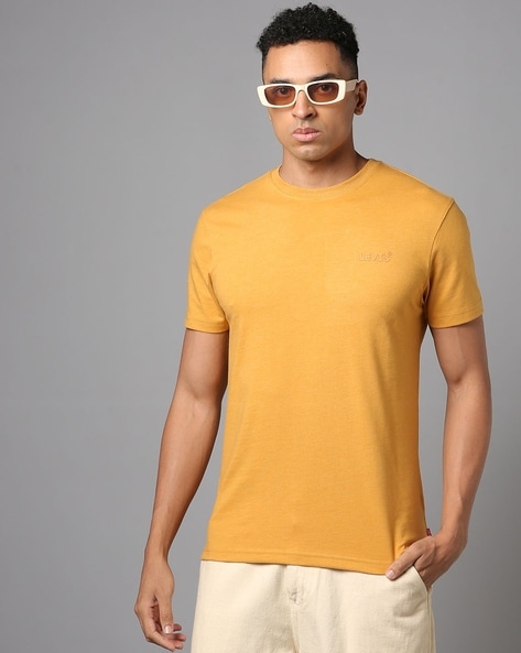 Levis Men Slim Fit Crew-Neck T-Shirt