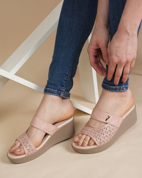 Ladies nude fashion wedges