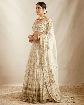 Women s Lehenga Choli Sets Online Low Price Offer on Lehenga Choli Sets for Women AJIO