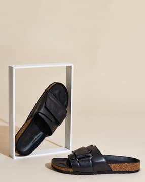 neemans Men Typographic Print Round-Toe Slides-picture-28