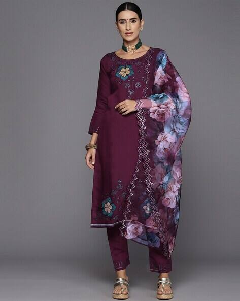 Women Embroidered Straight Kurta with Pants Dupatta