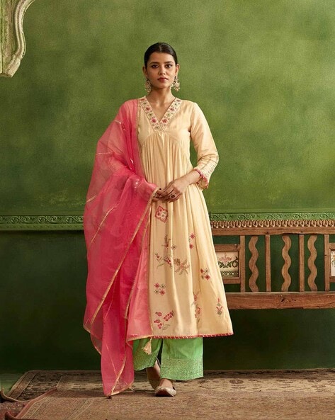 White Kurta Suit Sets for Women by DRESOUL Online | Ajio.com
