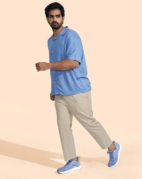 Neemans Round-Toe Sneakers with Lace Fastening