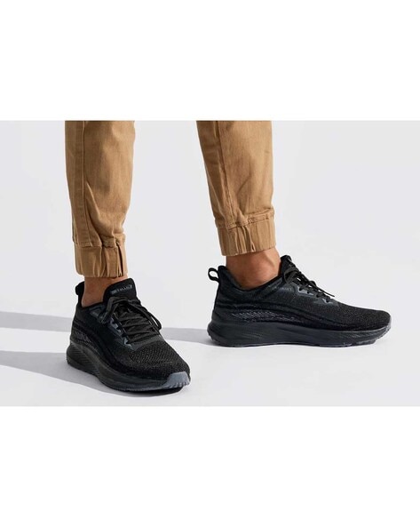 Men Round-Toe Lace-Up Sneakers